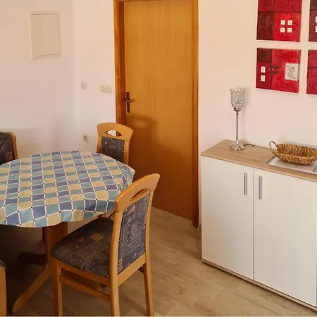 Apartmán Beautiful In Rab Rab Town